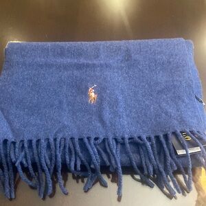 POLO RALPH LAUREN wool scarf.